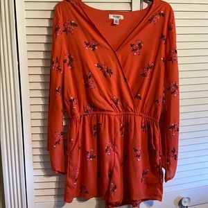 💐 Floral romper perfect for summer!